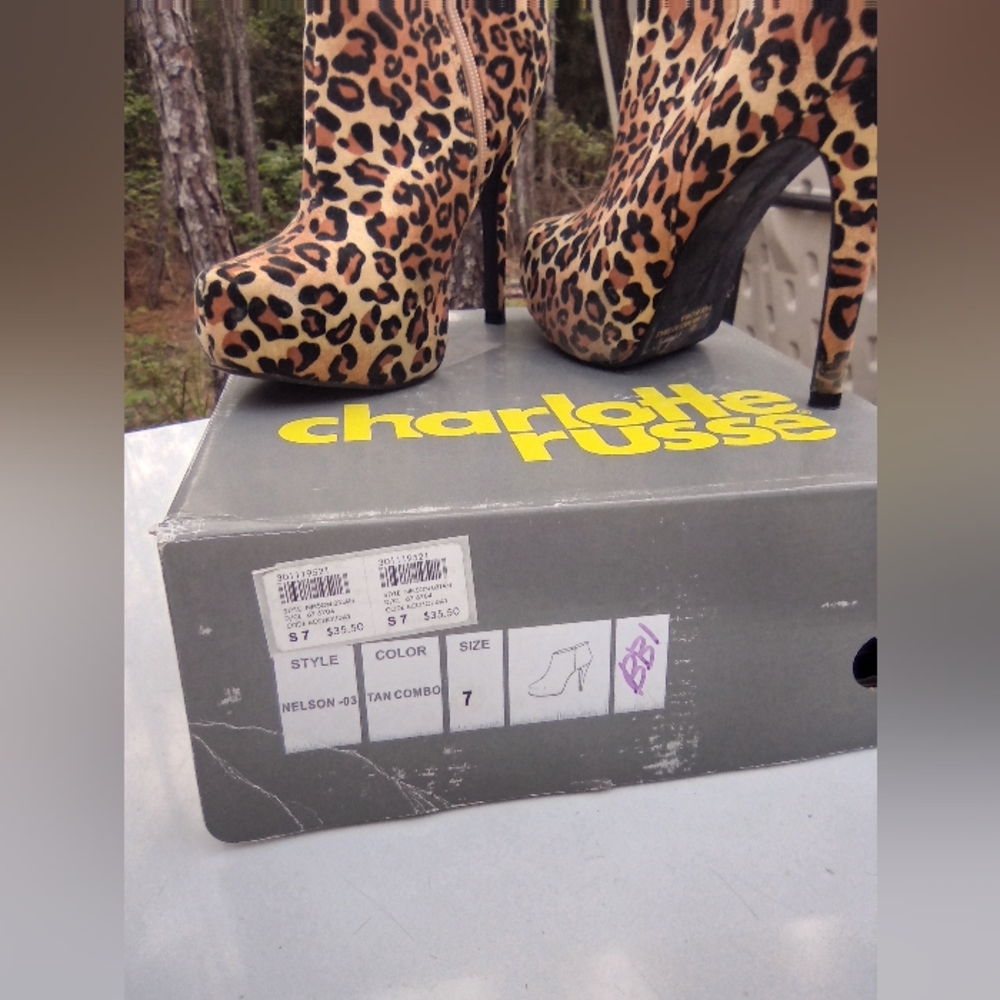 Heels - Picture 2 of 3